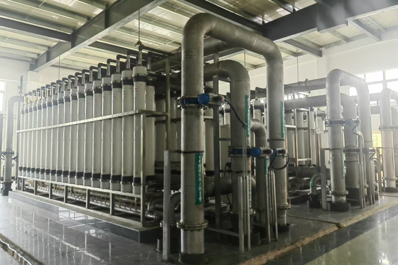 อุปกรณ์ Ultrafiltration ที่สามารถปรับแต่งได้ อุปกรณ์ Ultrafiltration Industrial Unit การทําความสะอาดน้ํา